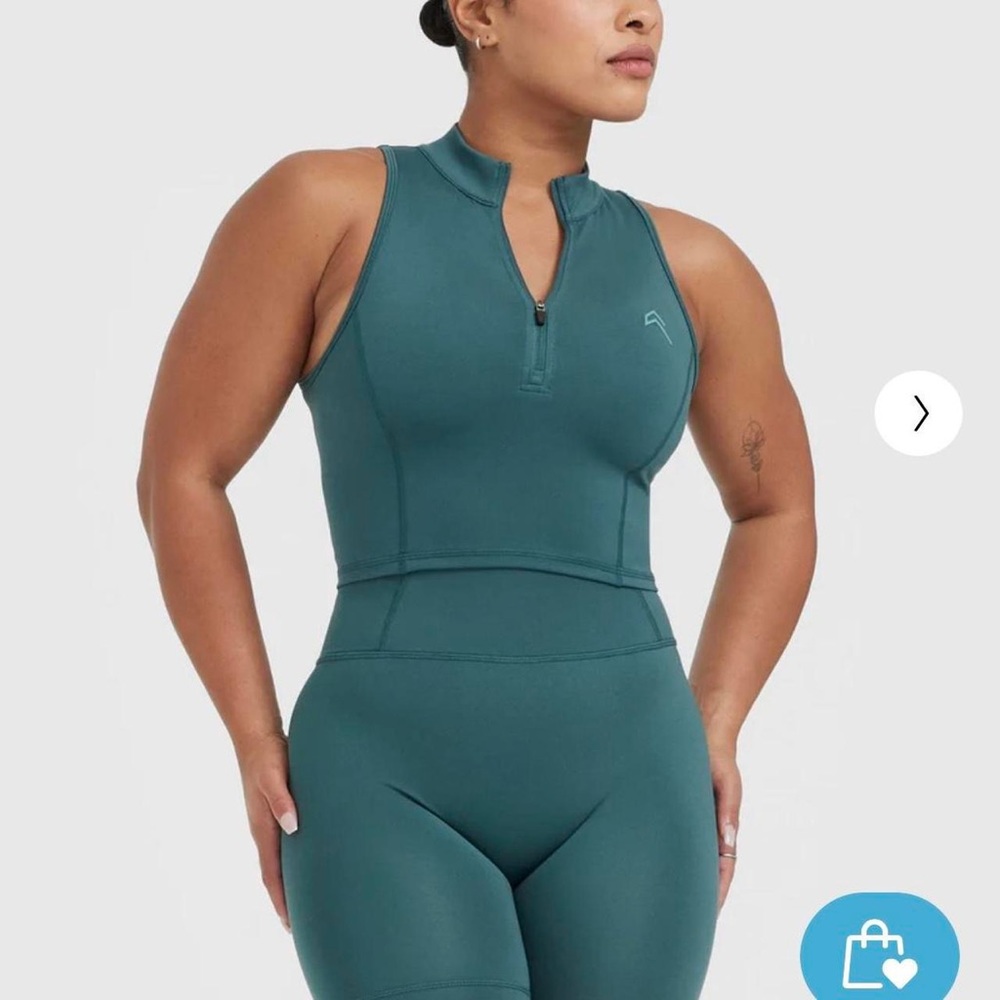 NWT Oner Active TIMELESS HALF ZIP CROP TANK Marine Teal S or M